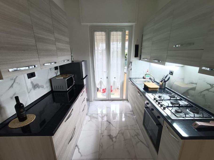 La Casa Di Lila - Appartamento Con Ingresso Indipendente E Spazio Esterno Rapallo Kültér fotó